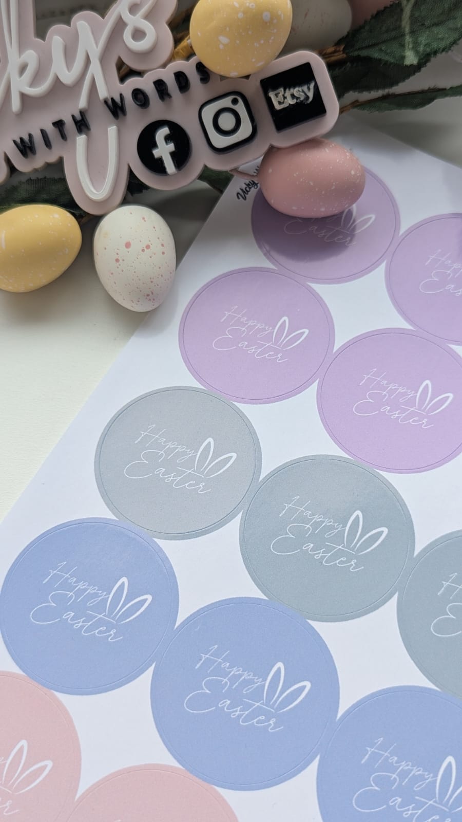 Round pastel Happy Easter stickers