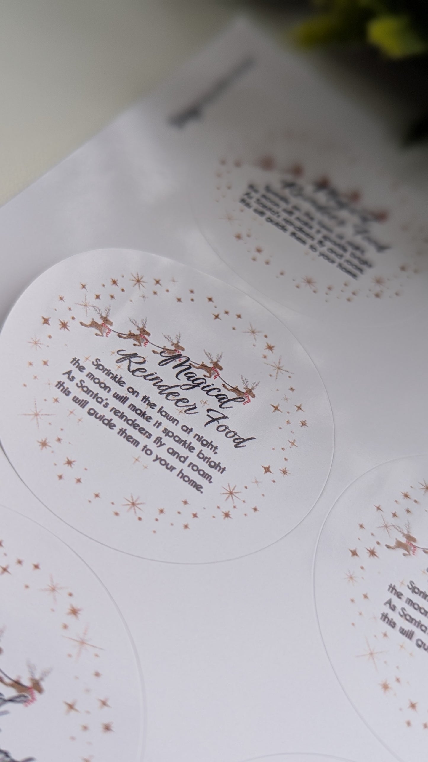 Reindeer food round gloss stickers