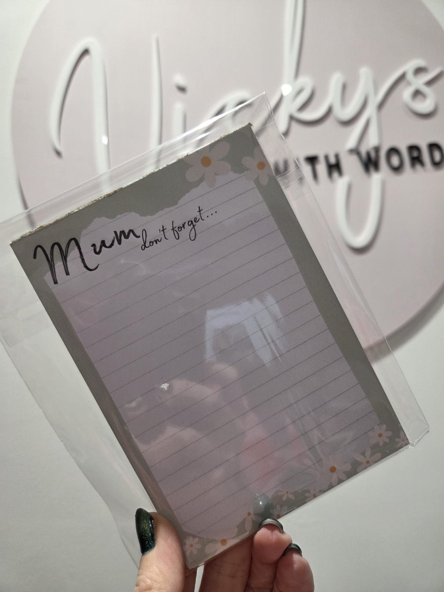 Green daisy design don't forget tear off pad