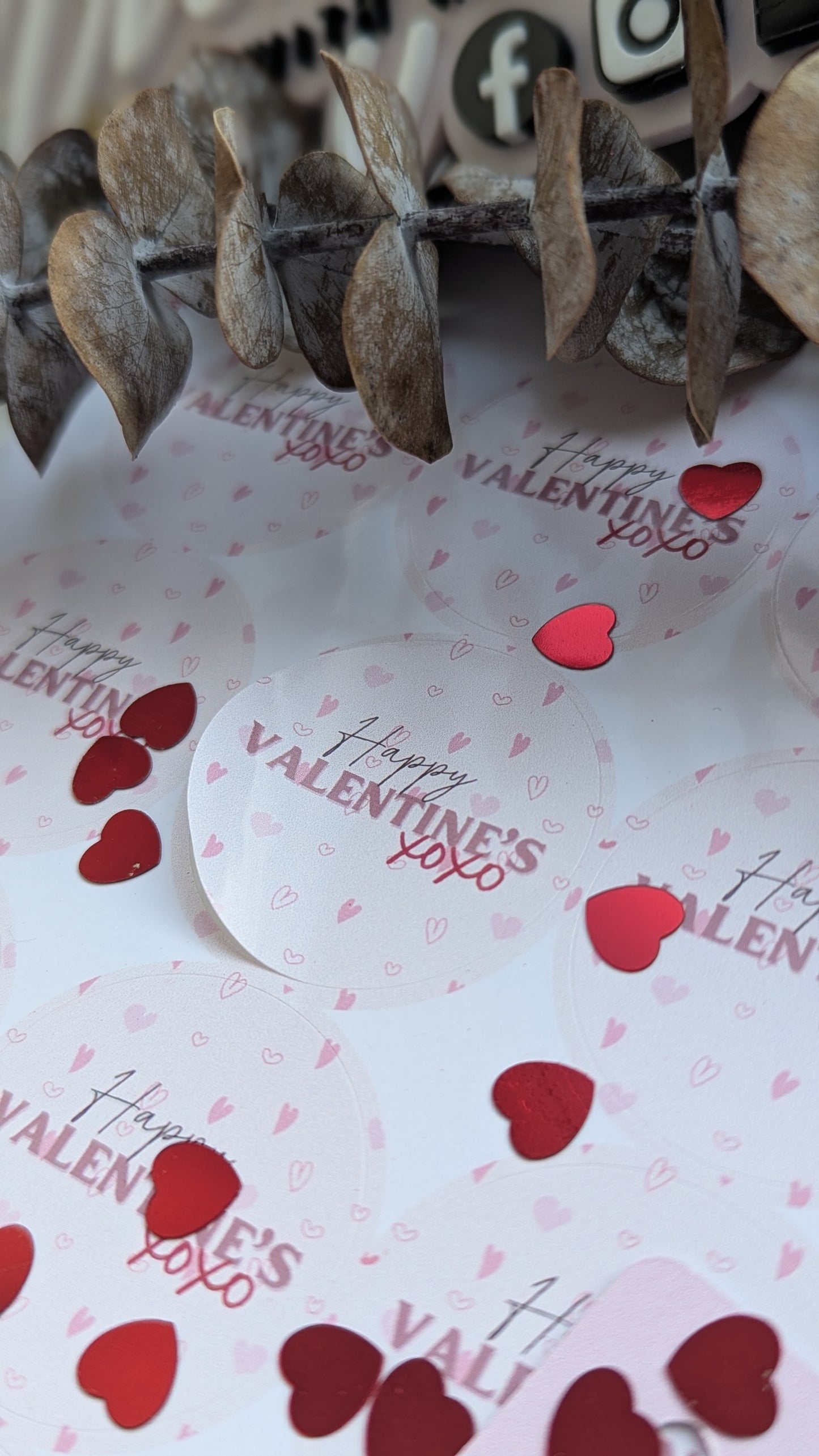 Valentines day gloss round stickers