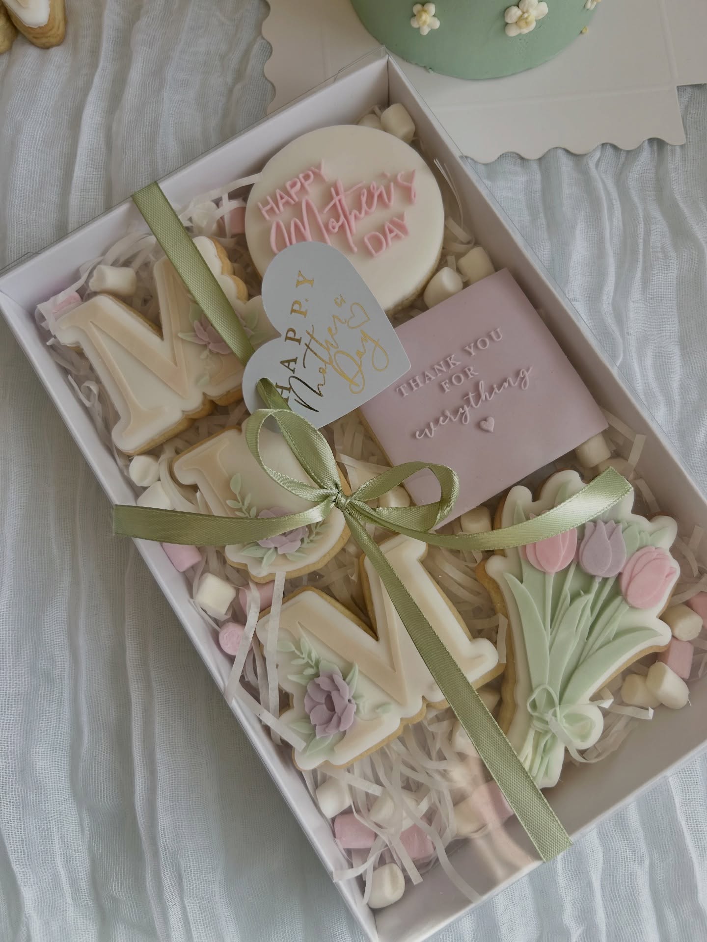 Mothers Day foiled heart shape tags