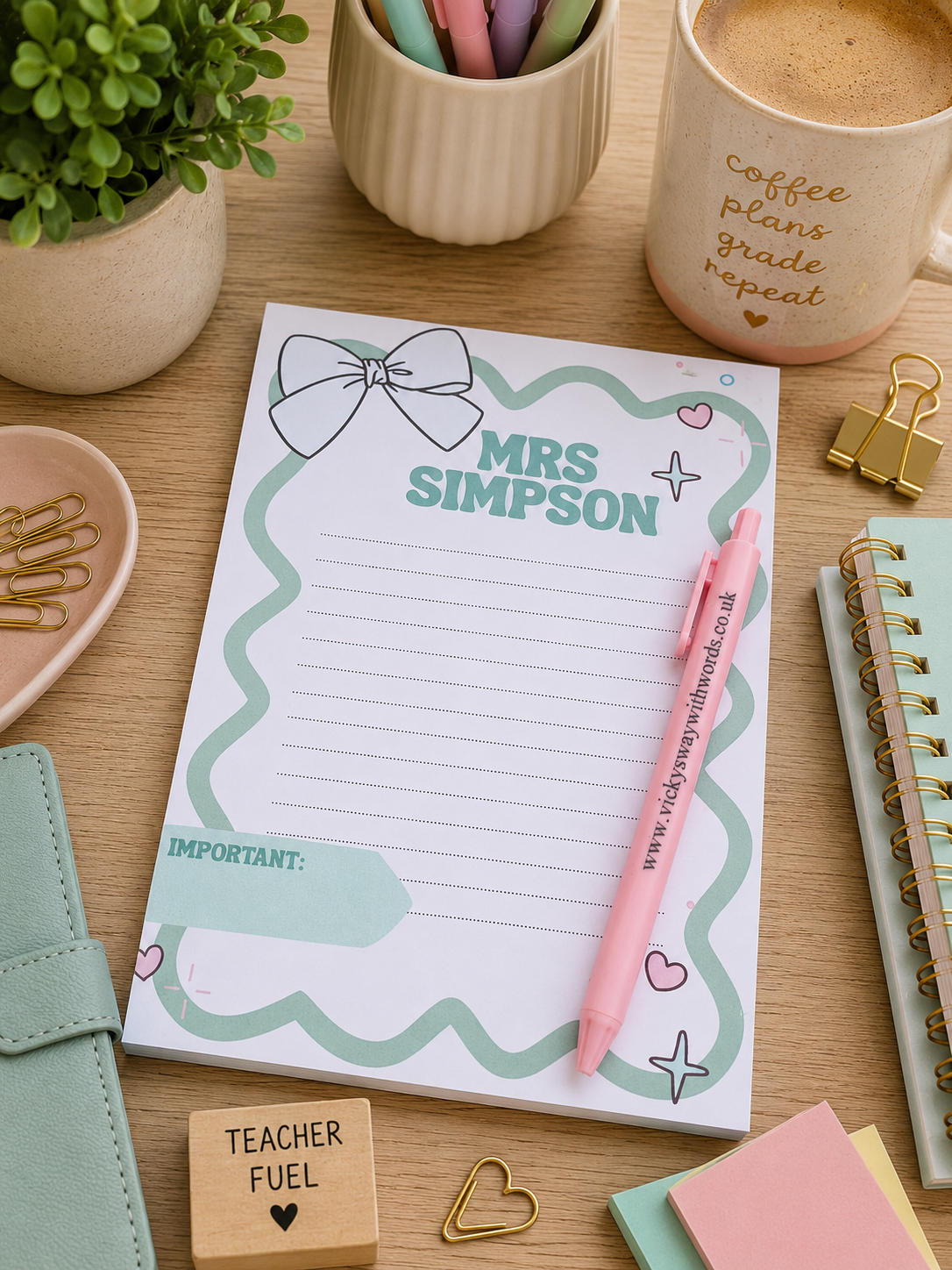 Green bow design personalised notepad