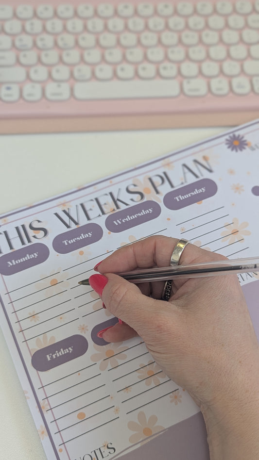 A4 daisy design this weeks plan desk pad 50 page